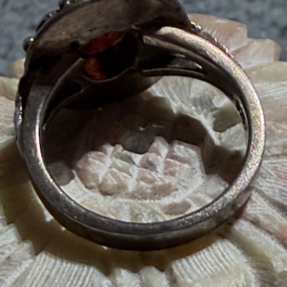 Vintage Sterling silver Garnet Ring Size 4.5. (3) - Picture 4 of 8